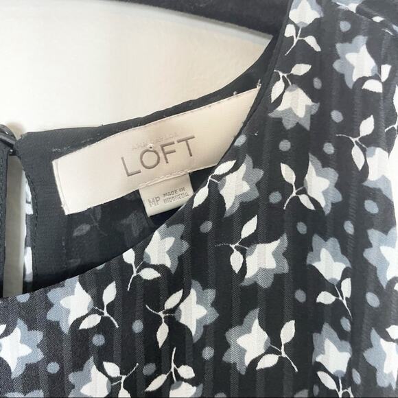 Loft Printed Ruffle Back Tank - Picture 2 of 4